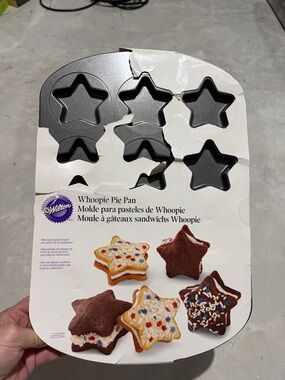 Wilton Black Star Whoopie Pie Pan